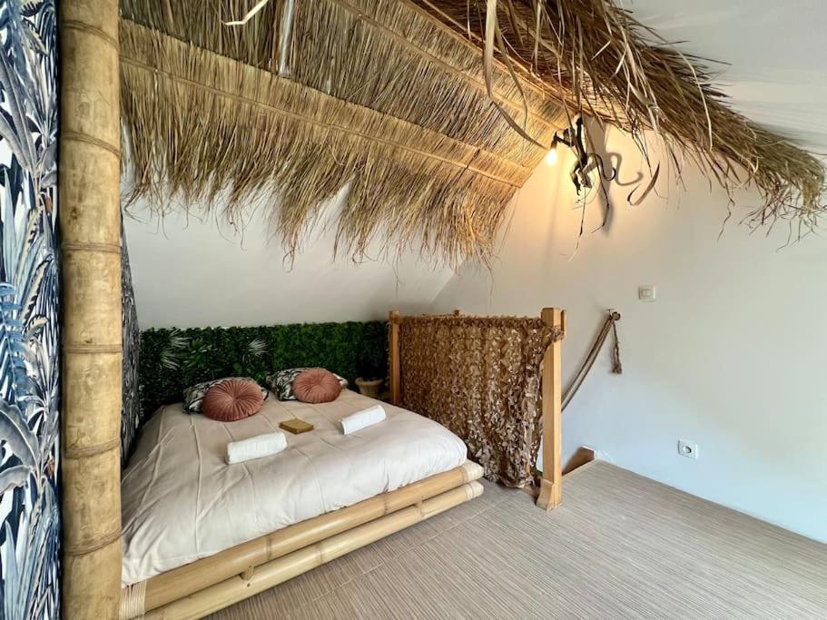 Nuit Dans La Jungle - Love Room Souppes-sur-Loing Extérieur photo